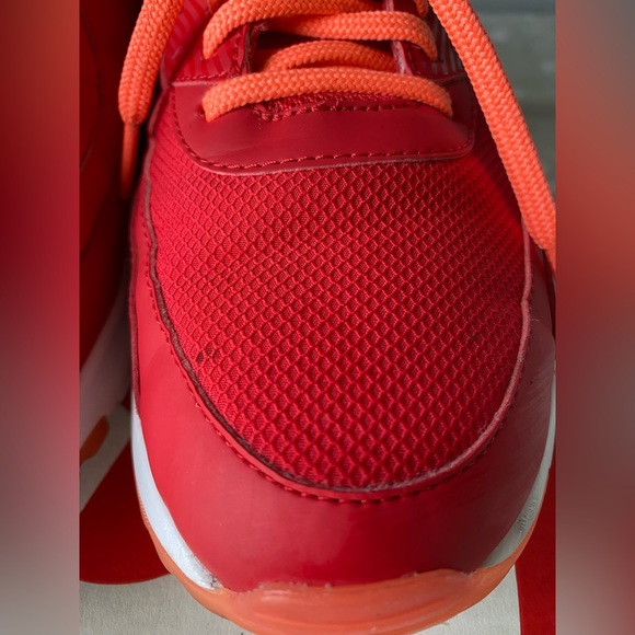 Women’s Air Max 90 Ultra Essential. - Picture 12 of 16